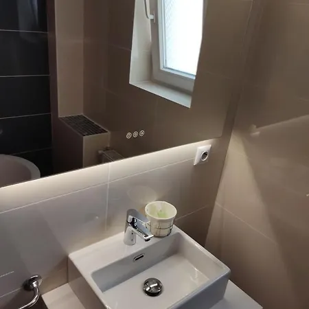 Wenie By Easybucharest Apartamento